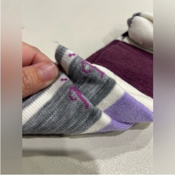 Smartwool Women's Large Snowboard OTC Socks Targeted Cushion White Purple NWT - Picture 2 of 7